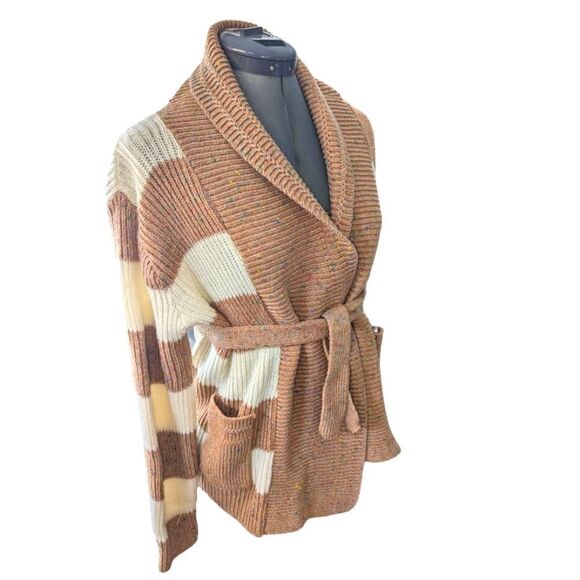 Vintage 70s Sears tan and‎ white striped rainbow cardigan sweater - Picture 3 of 10